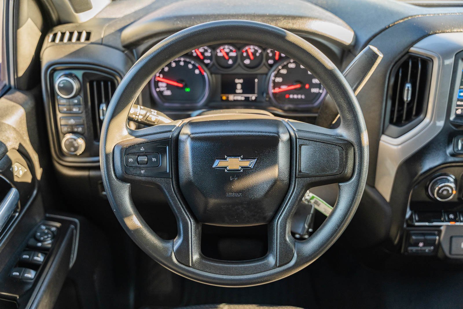 Used 2020 Chevrolet Silverado 1500 Custom w/ Custom Value Package image 27