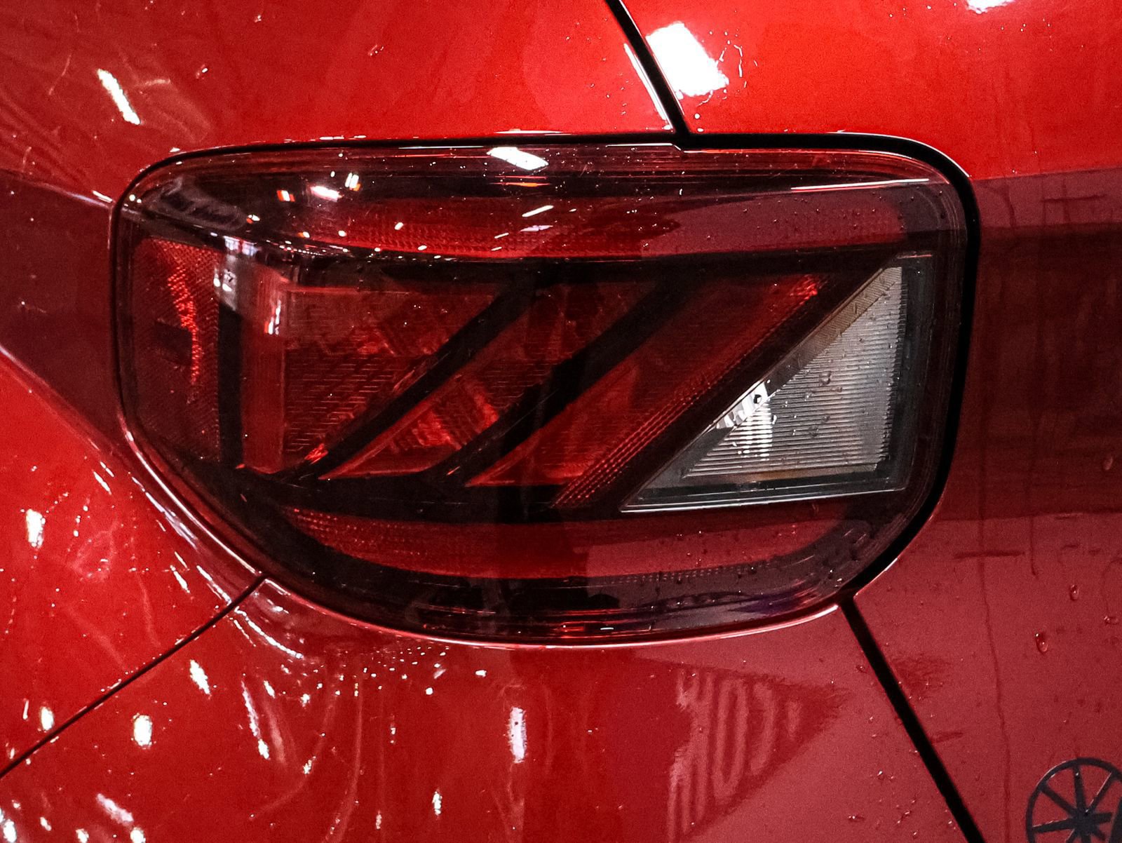 Used 2023 Hyundai Venue Limited w/ Cargo Package image 15