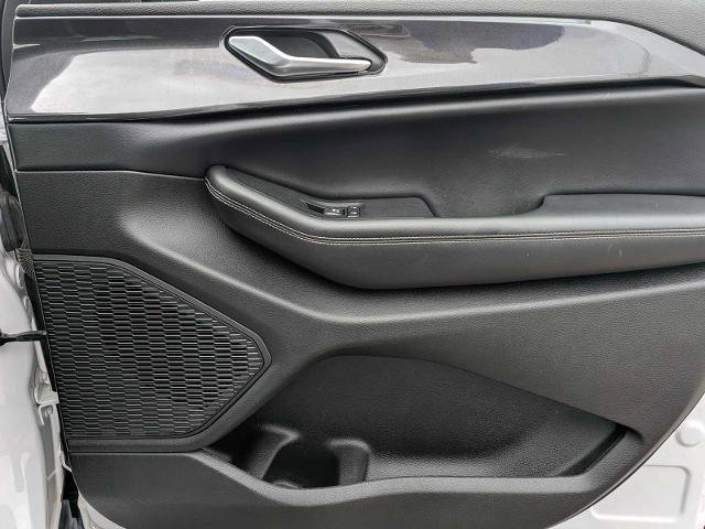 Used 2023 Jeep Grand Cherokee Altitude image 22