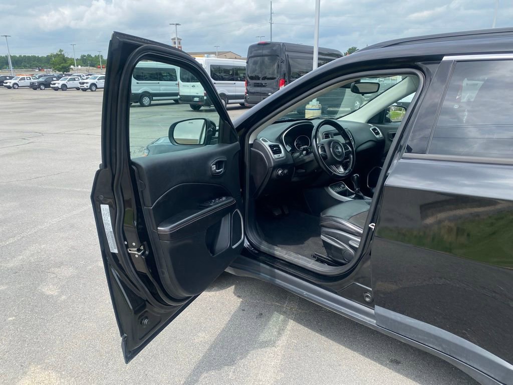 Used 2020 Jeep Compass Latitude FWD image 10