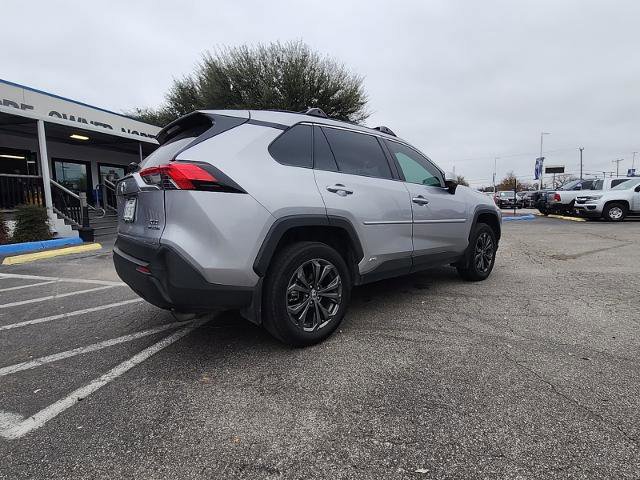 Used 2023 Toyota RAV4 XLE Premium image 3