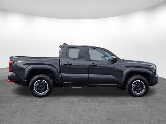 Used 2026 Toyota Tacoma TRD Off-Road AWD/4WD image 3