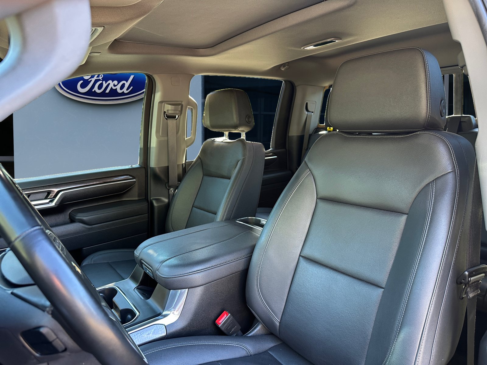 Used 2025 Chevrolet Silverado 2500 LTZ w/ LTZ Plus Package AWD/4WD image 11