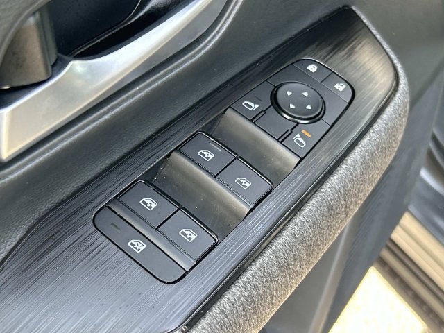 Used 2026 Nissan Kicks SV w/ Cold Weather Package FWD image 28