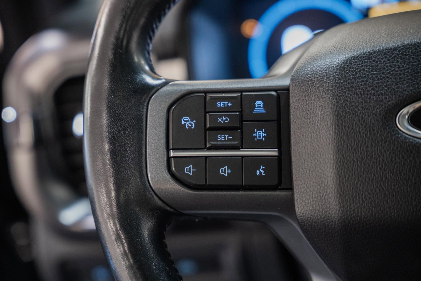 Certified 2022 Ford F150 Lariat w/ Equipment Group 502A High image 37