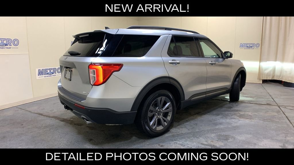 Certified 2023 Ford Explorer XLT w/ Equipment Group 202A image 3