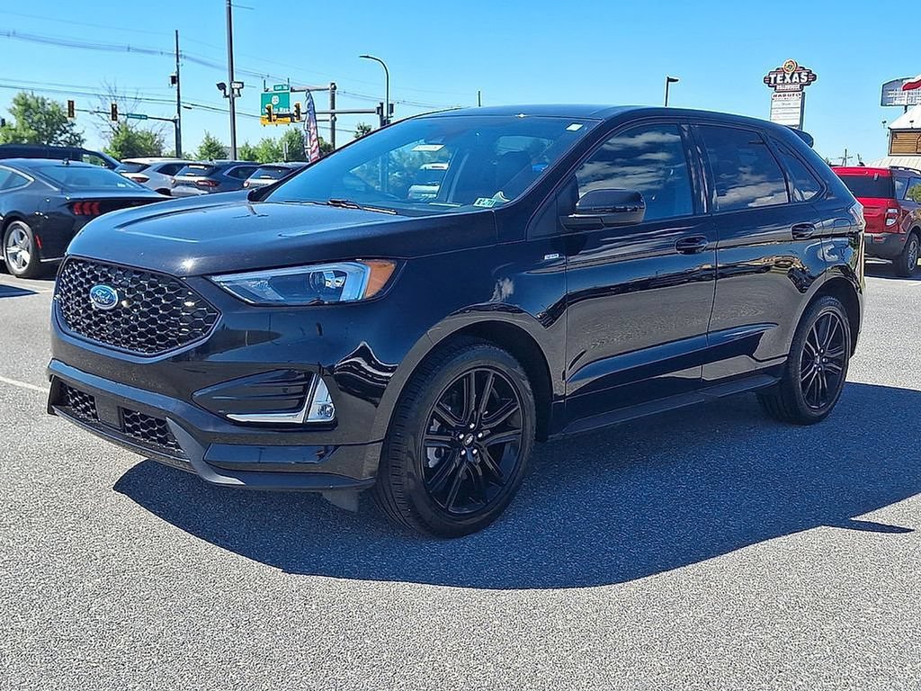 Certified 2024 Ford Edge ST-Line AWD/4WD image 3