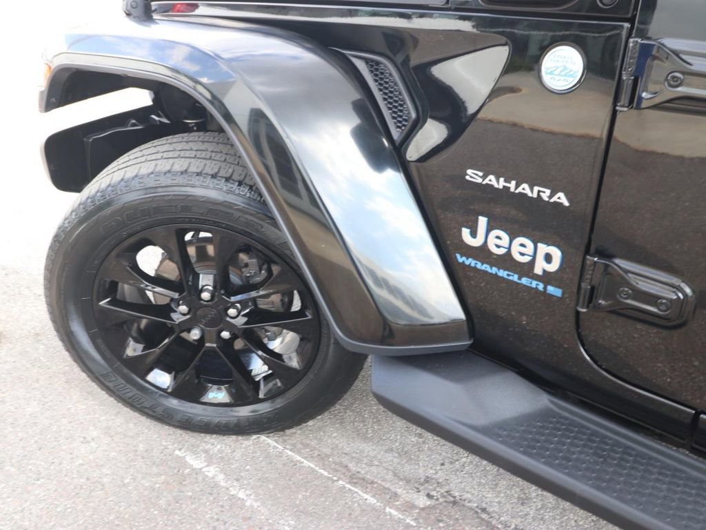 Used 2023 Jeep Wrangler Unlimited Sahara image 9