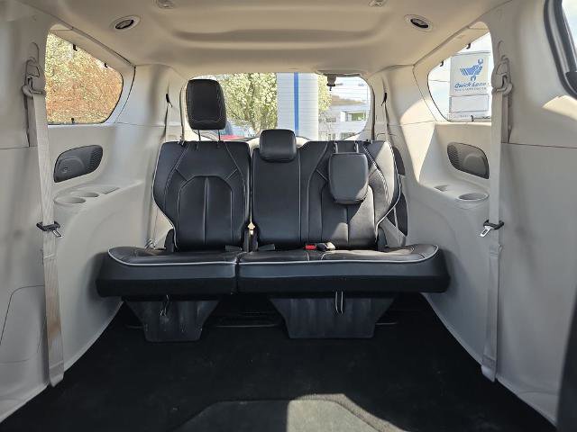 Used 2024 Chrysler Pacifica Limited FWD image 39