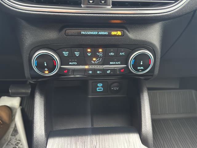 Certified 2022 Ford Escape Titanium w/ Class II Trailer Tow Package image 24