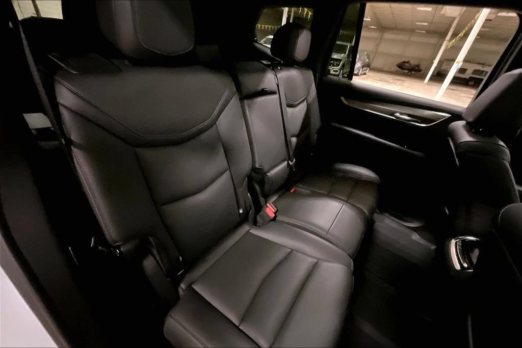 Used 2024 Cadillac XT6 Luxury w/ LPO, Floor Liner Package AWD/4WD image 26