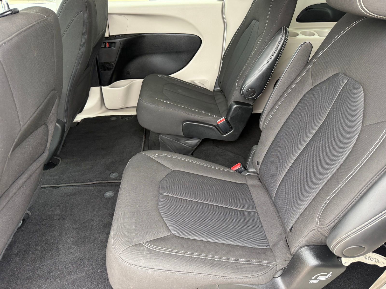 Used 2023 Chrysler Voyager LX FWD image 18
