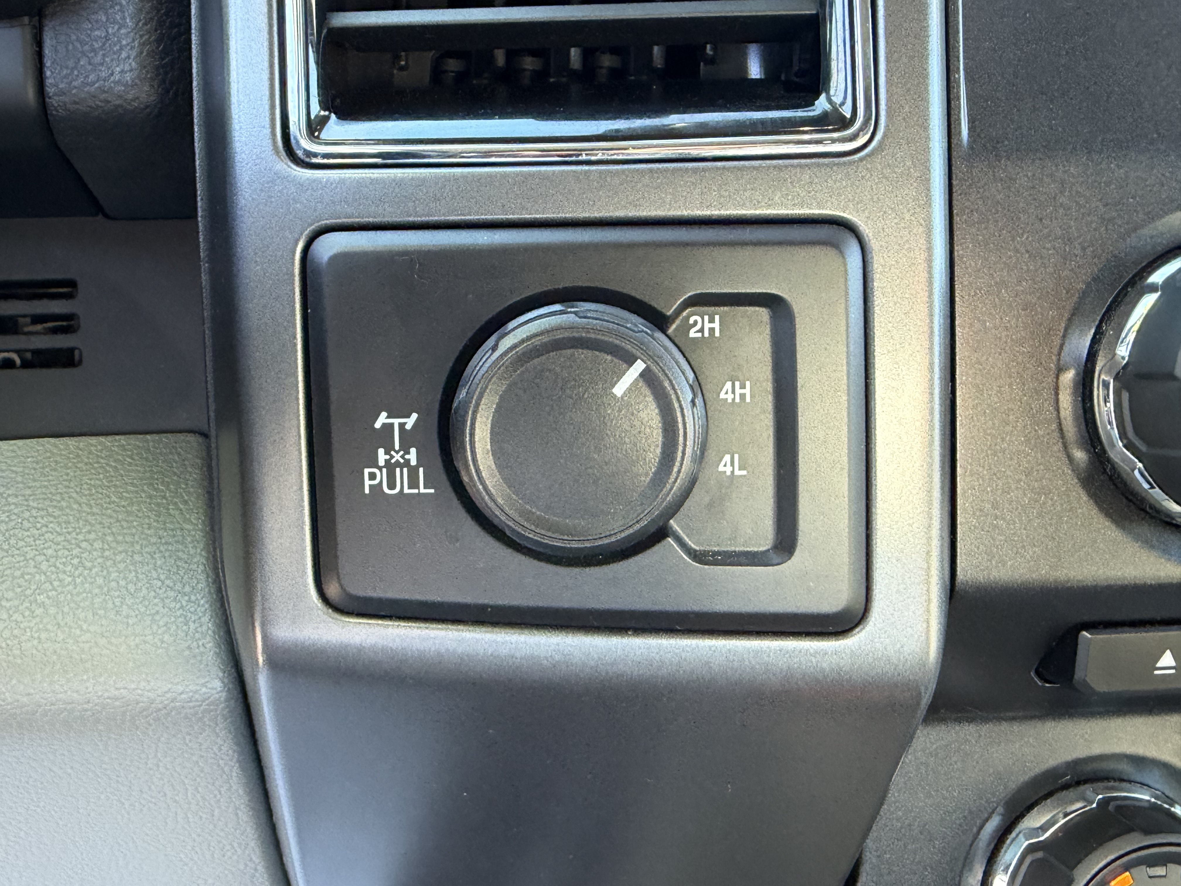 Certified 2018 Ford F150 XLT w/ Equipment Group 301A Mid AWD/4WD image 17