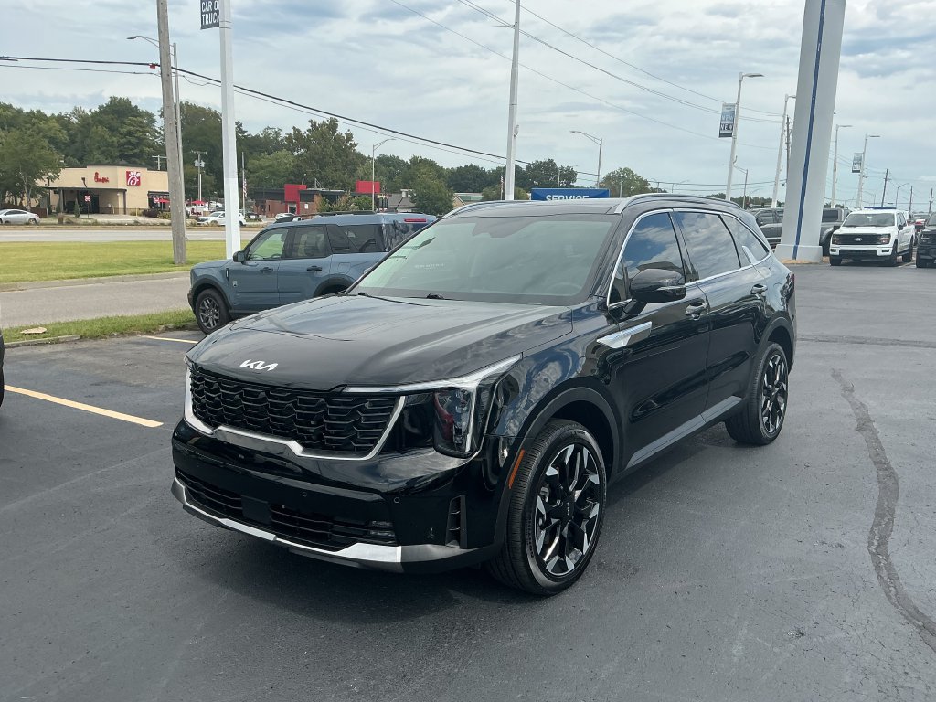 Used 2025 Kia Sorento EX w/ Panoramic Sunroof Package