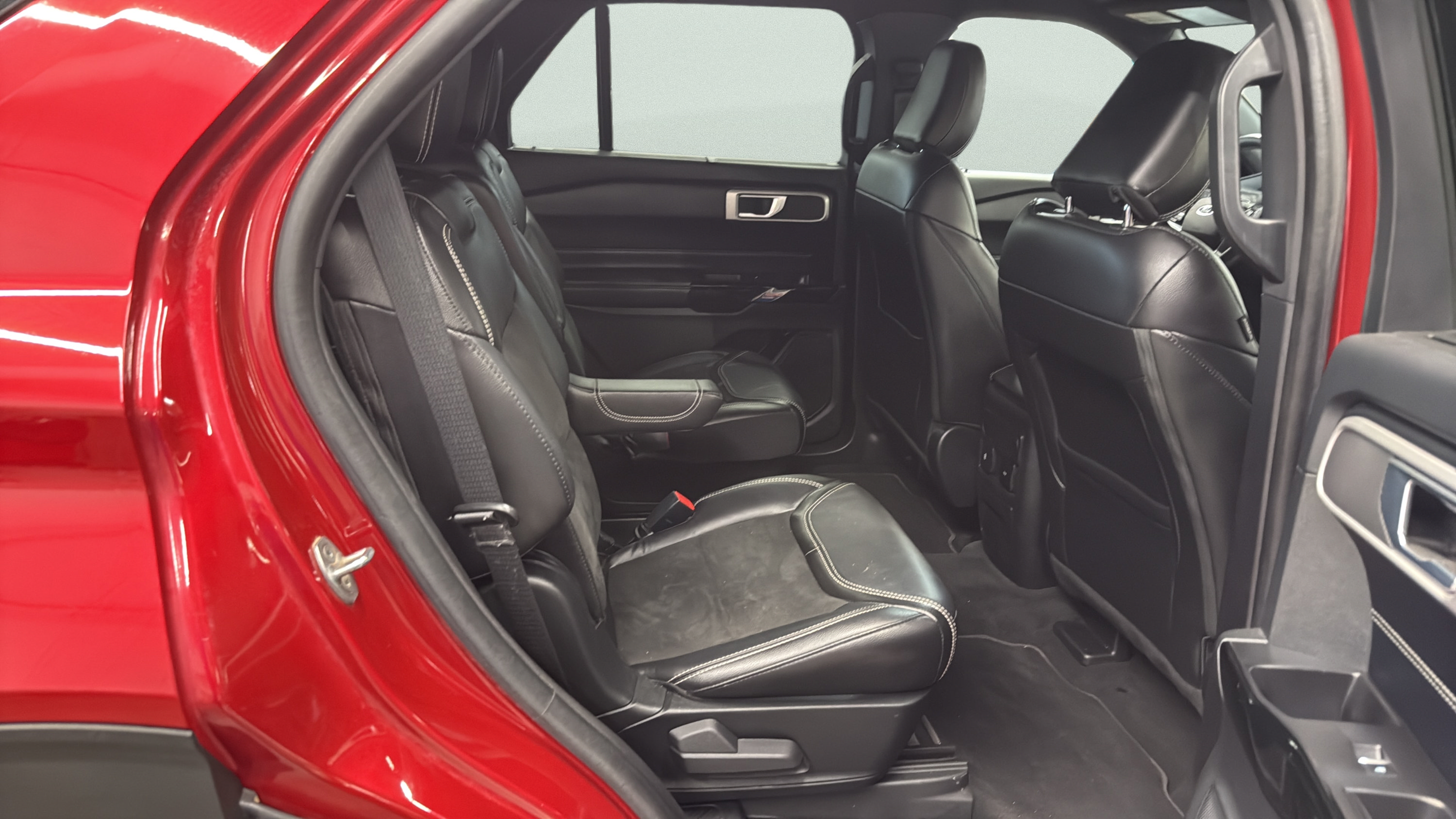 Certified 2022 Ford Explorer ST AWD/4WD image 16