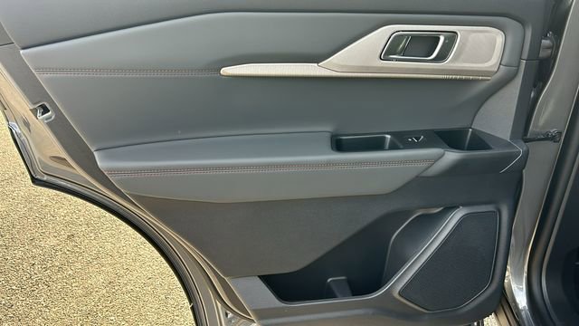 Certified 2025 Ford Explorer Active w/ Active Comfort Package image 16