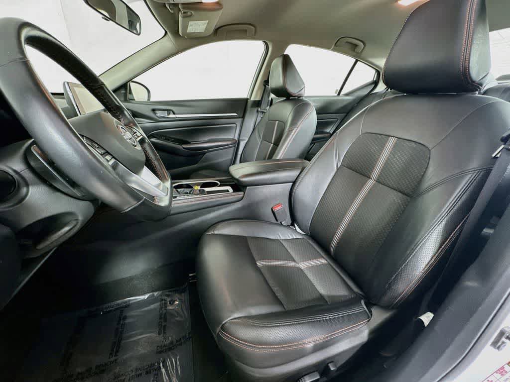 Used 2024 Nissan Altima 2.5 SR FWD image 11
