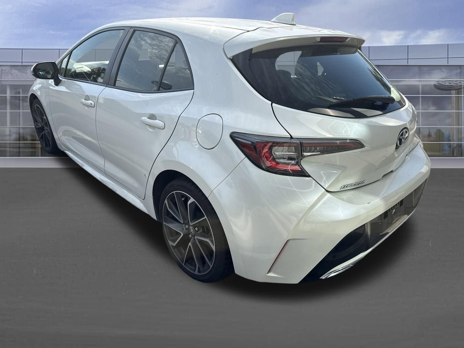 Used 2019 Toyota Corolla XSE FWD image 7