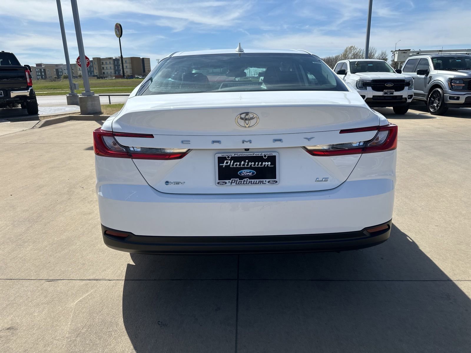 Used 2025 Toyota Camry LE image 5