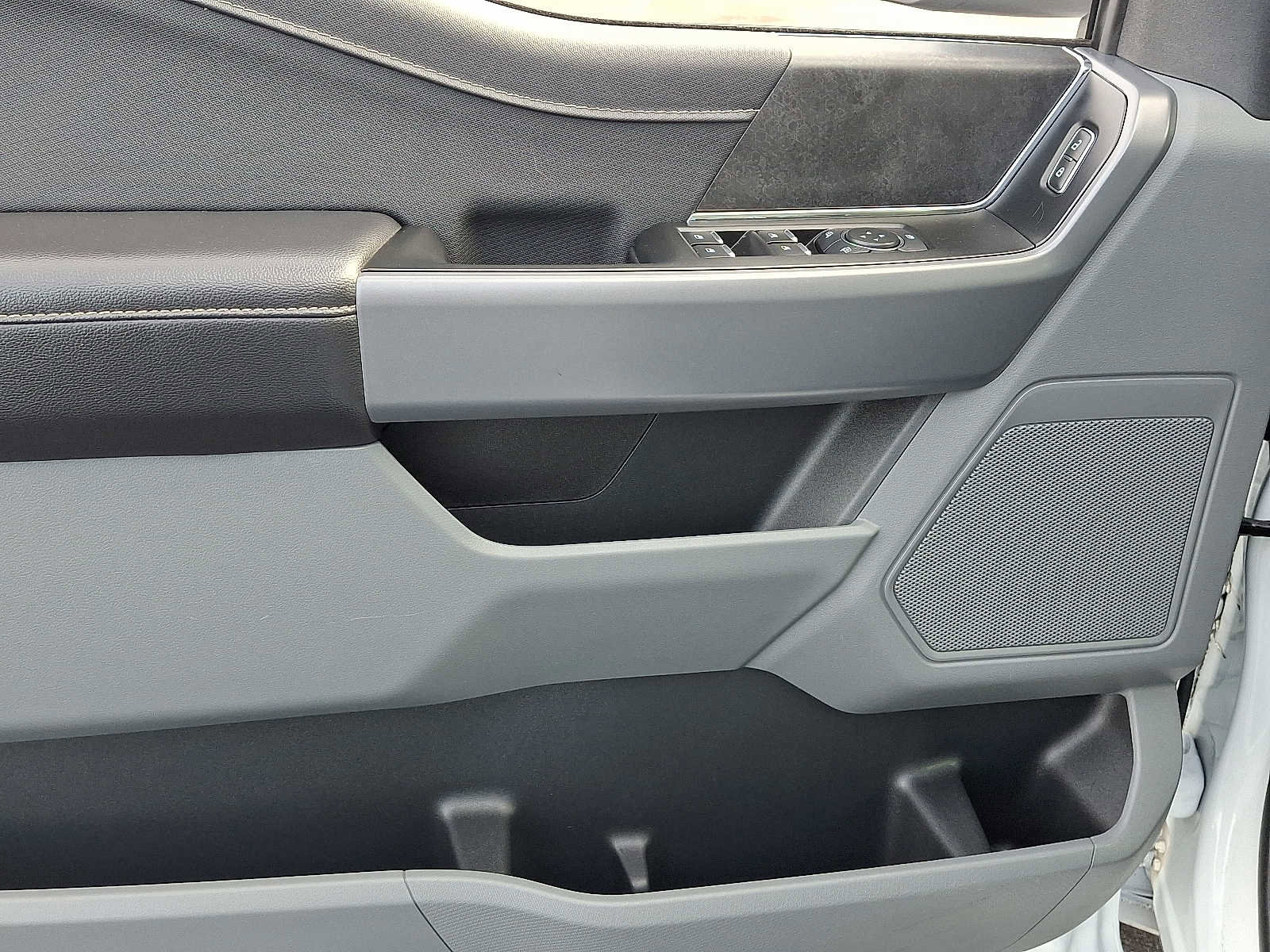 Certified 2025 Ford F150 XLT w/ Equipment Group 301A Standard image 12