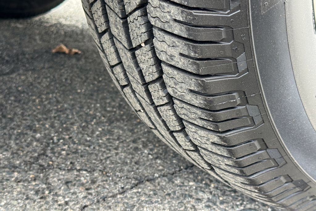 Certified 2019 Ford F150 XLT w/ Equipment Group 302A Luxury image 15