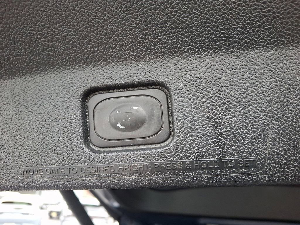 Certified 2017 Ford Explorer XLT w/ Equipment Group 202A image 31