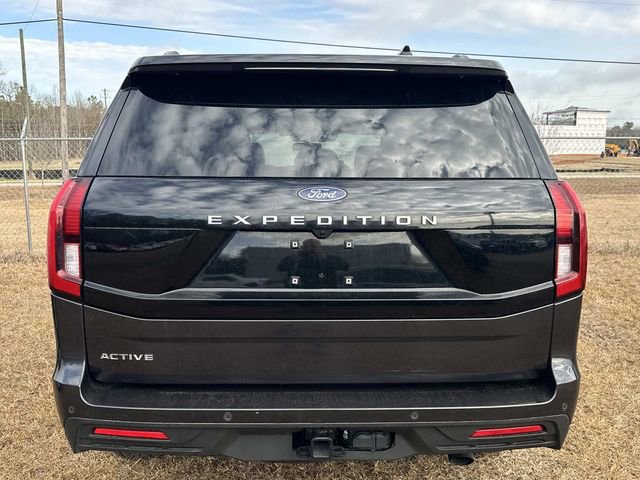 Certified 2025 Ford Expedition Active image 5