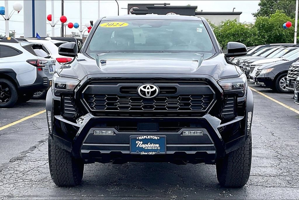 Used 2024 Toyota Tacoma TRD Off-Road AWD/4WD image 2