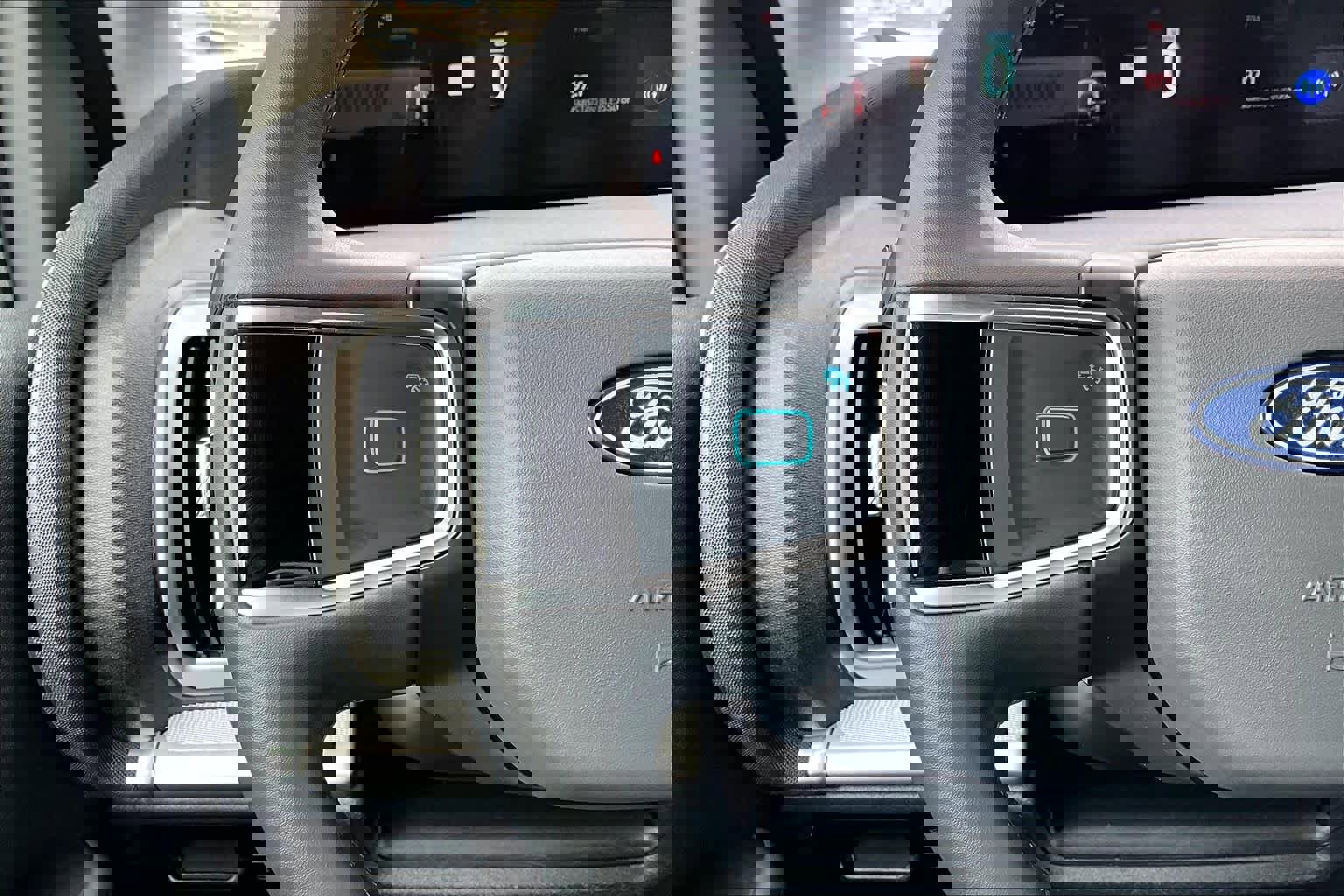 Certified 2025 Ford Expedition Active image 23