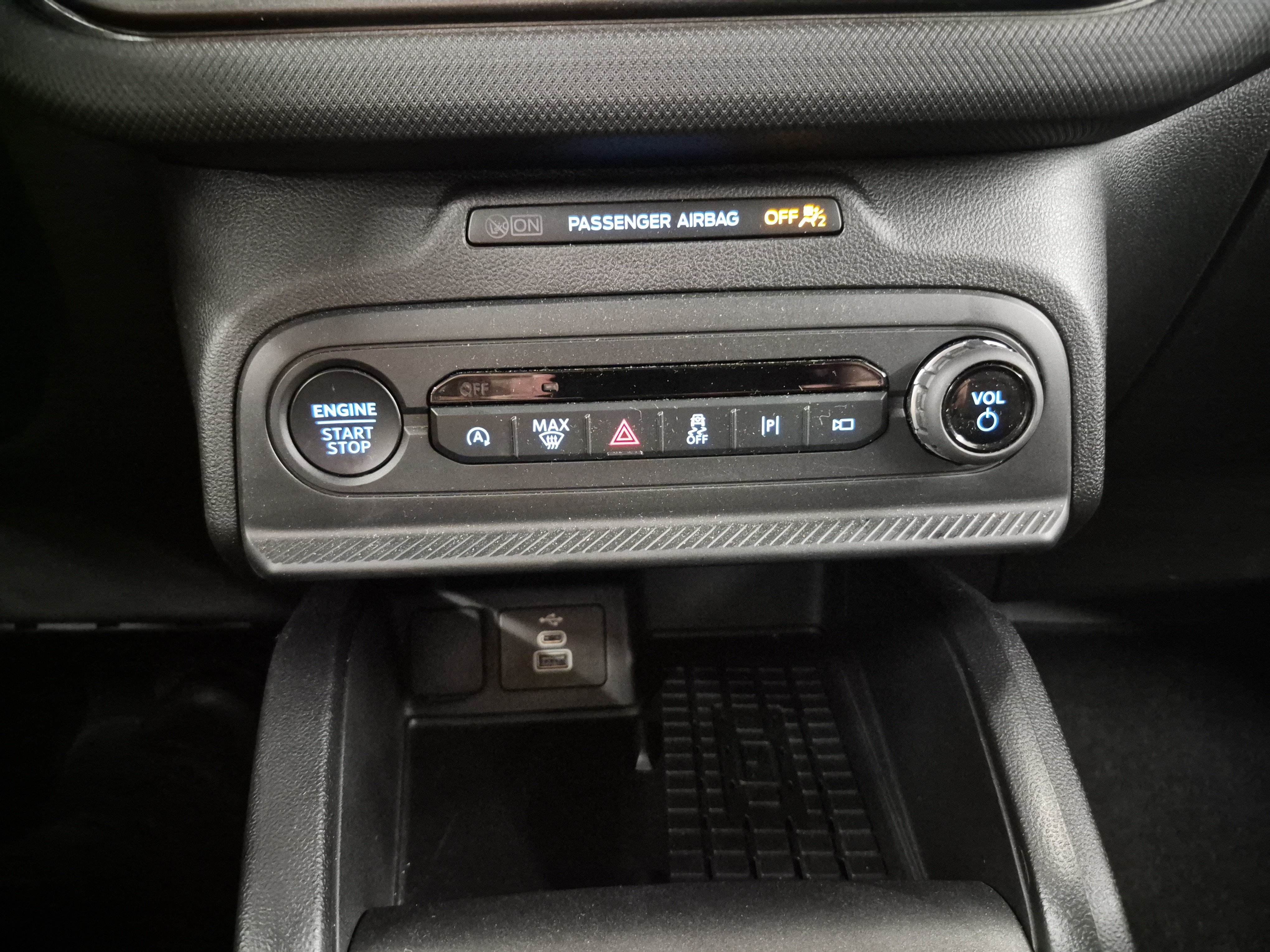 Certified 2025 Ford Bronco Sport Outer Banks w/ Outer Banks Tech Package+ AWD/4WD image 32