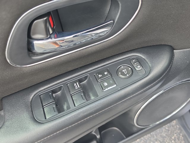 Used 2018 Honda HR-V EX image 21