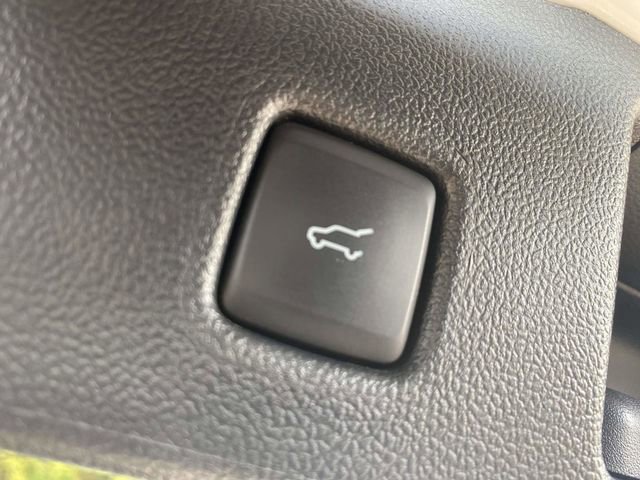 Certified 2022 Ford Escape SE w/ SE Sport Appearance Package image 15