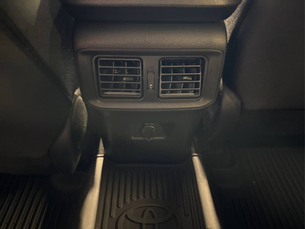 Used 2024 Toyota RAV4 LE AWD/4WD image 30