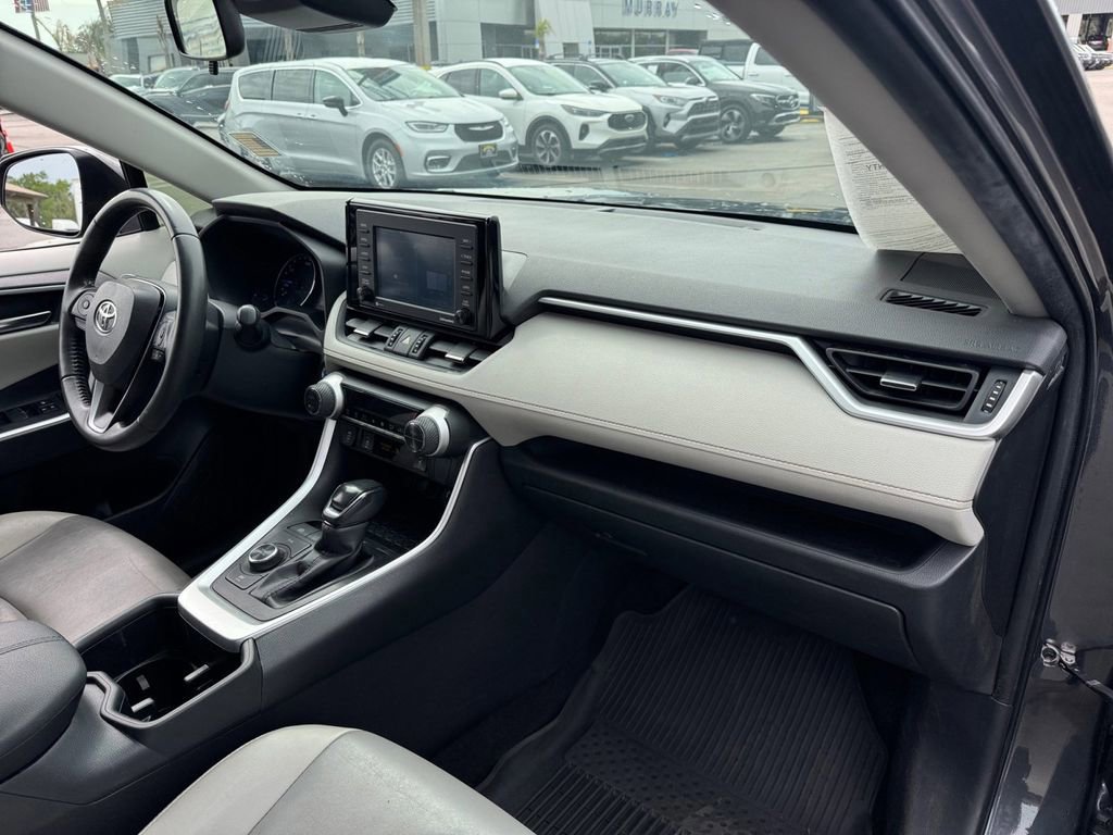Used 2022 Toyota RAV4 XLE Premium AWD/4WD image 20