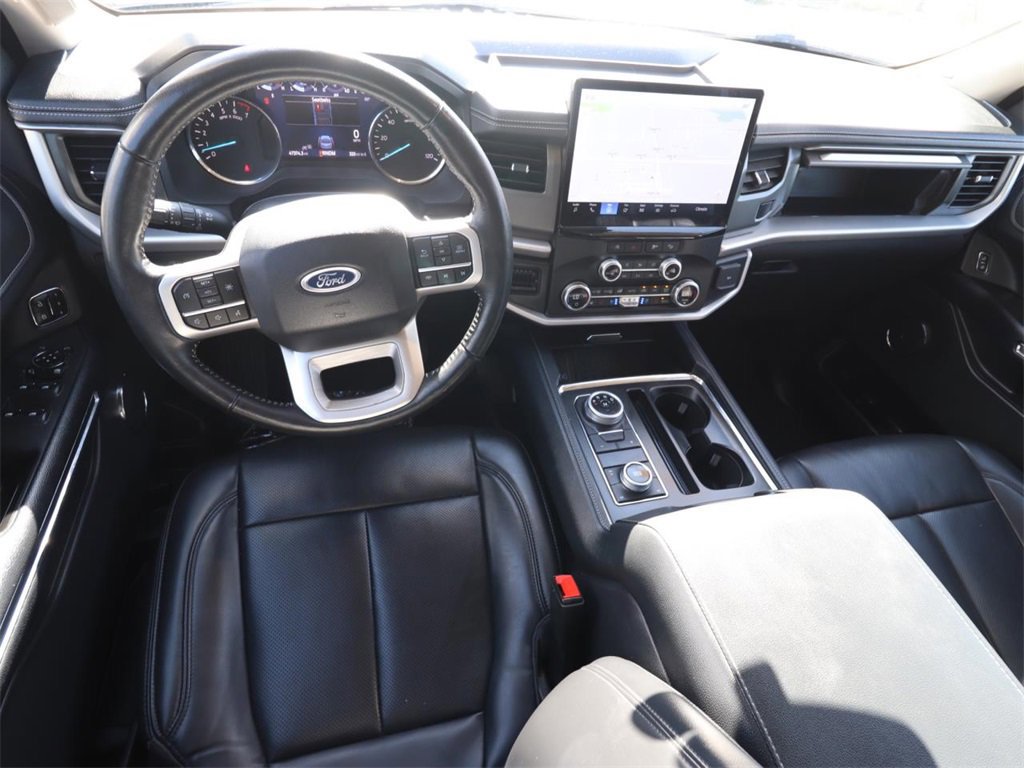 Certified 2024 Ford Expedition XLT image 11