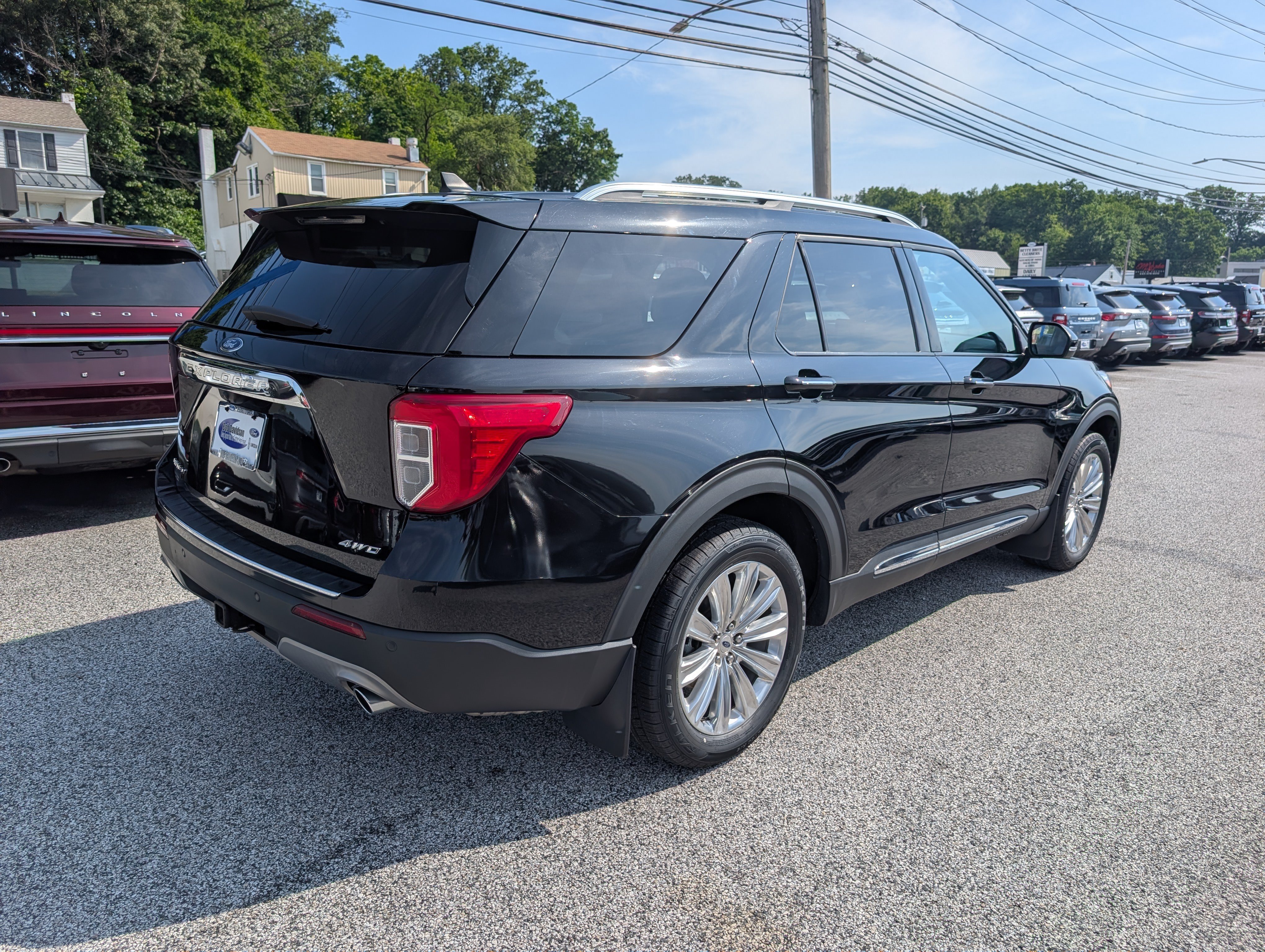 Certified 2022 Ford Explorer Limited w/ Limited Technology Package AWD/4WD image 7