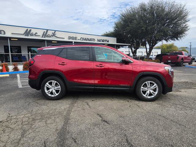 Used 2022 GMC Terrain SLE w/ Driver Convenience Package image 2