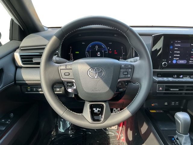 Used 2025 Toyota Camry SE w/ Convenience Package FWD image 13