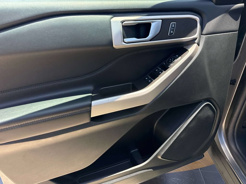 Certified 2023 Ford Explorer XLT RWD image 25
