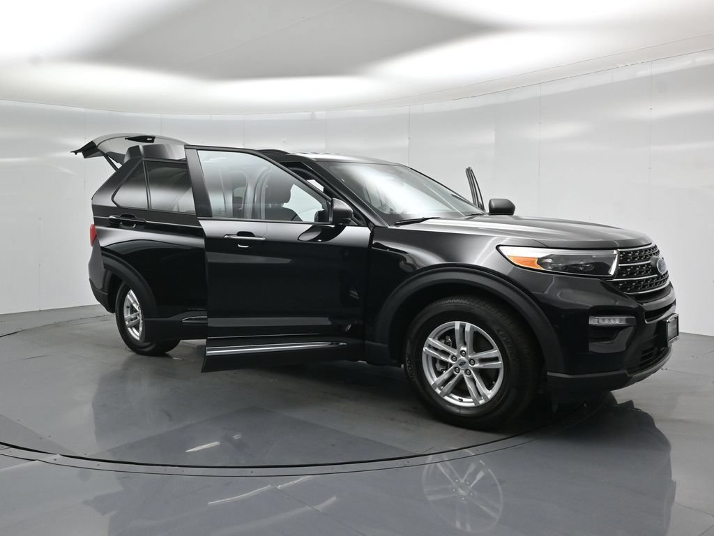 Certified 2023 Ford Explorer XLT w/ Equipment Group 202A RWD image 33