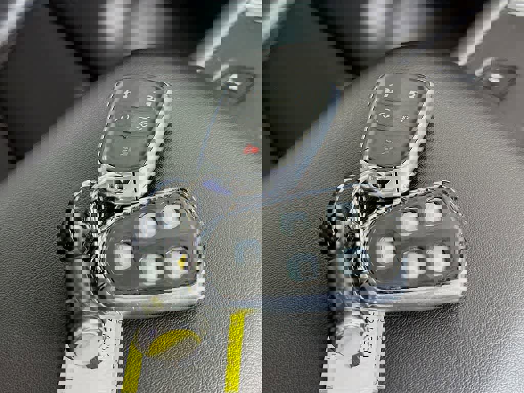 Used 2017 Cadillac XT5 Luxury w/ Driver Awareness Package image 22