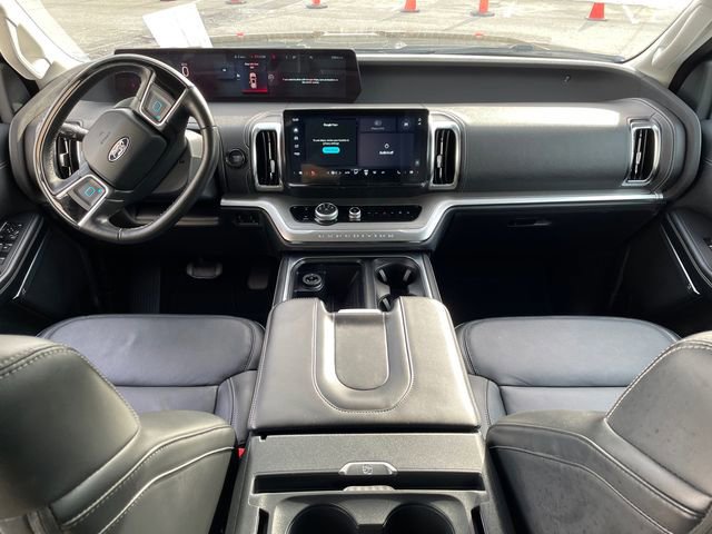 Certified 2025 Ford Expedition Max Platinum image 24