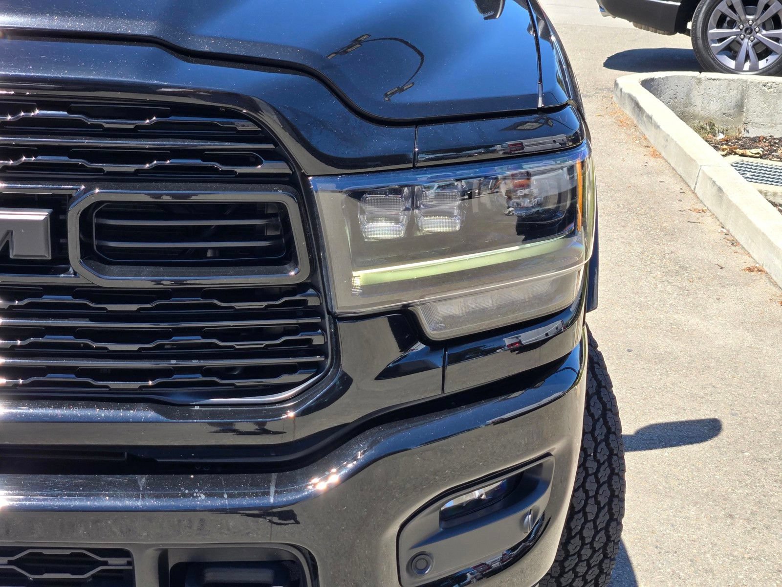 Used 2023 RAM 3500 Limited AWD/4WD image 10