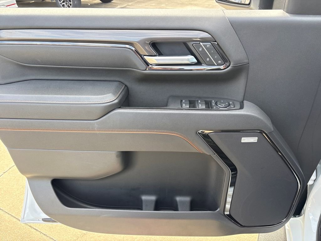 Used 2025 GMC Sierra 2500 AT4 w/ AT4 Premium Plus Package image 16