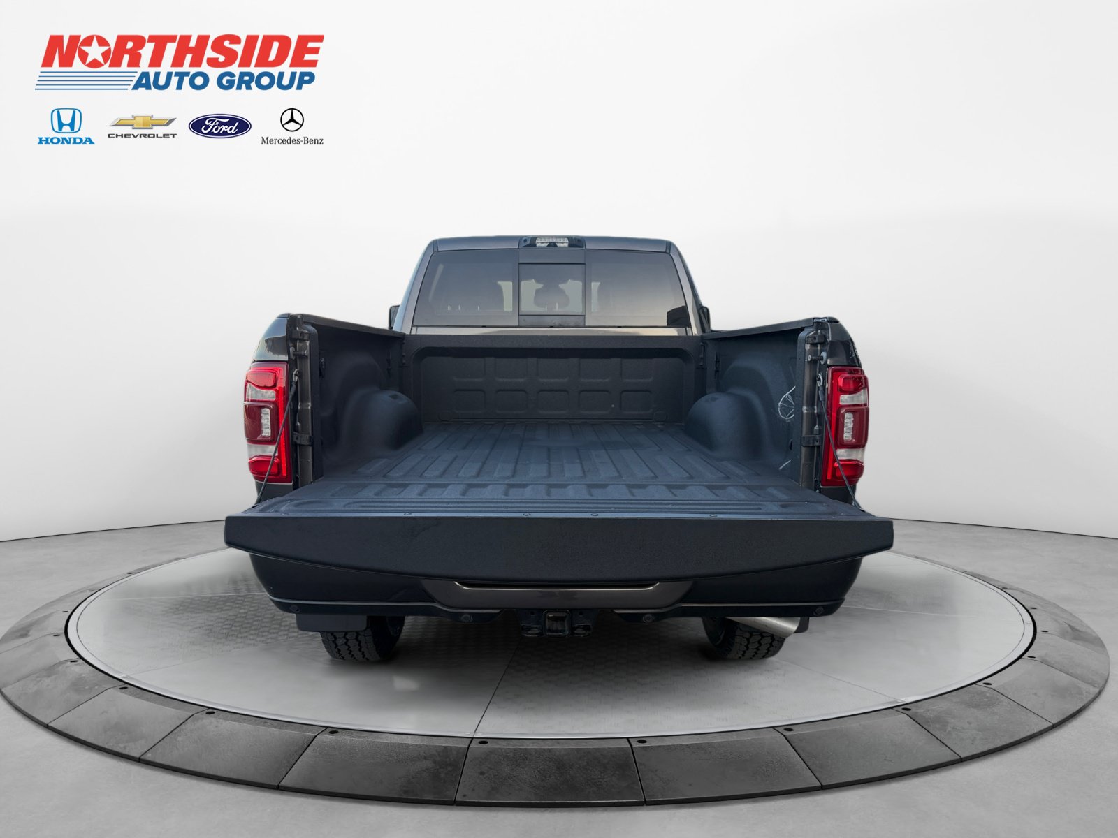 Used 2023 RAM 2500 Laramie AWD/4WD image 19