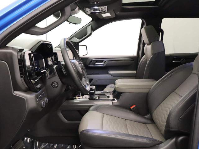 Used 2025 Chevrolet Silverado 1500 ZR2 w/ Technology Package image 32