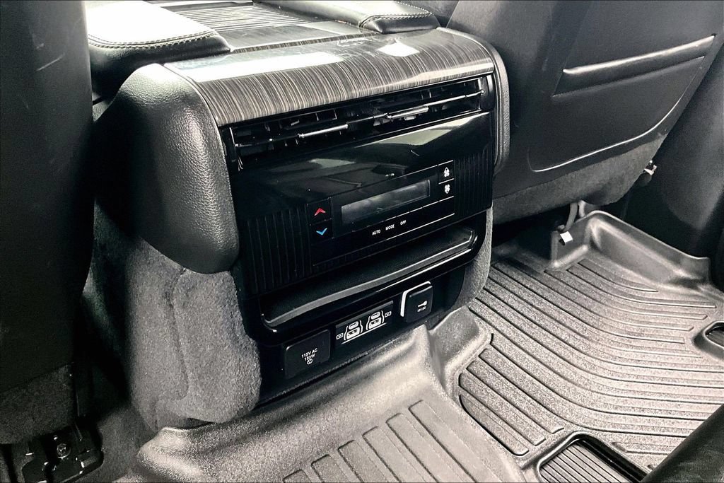 Used 2022 Jeep Wagoneer Series II AWD/4WD image 34