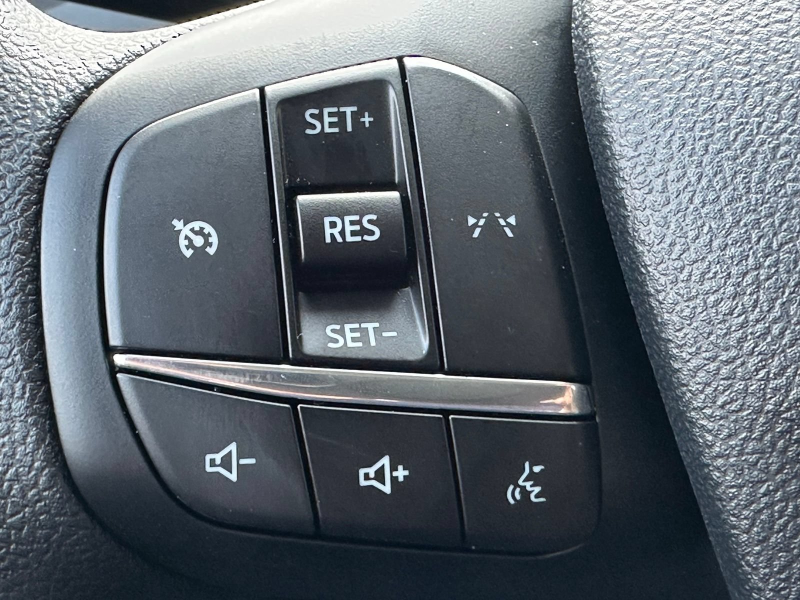 Certified 2025 Ford Escape Active FWD image 10