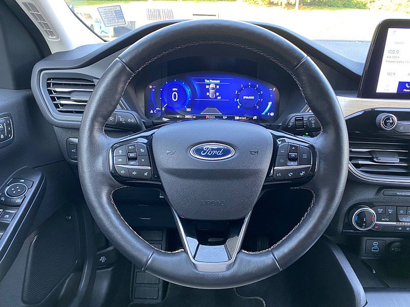 Certified 2022 Ford Escape Titanium w/ Titanium Elite Package AWD/4WD image 19
