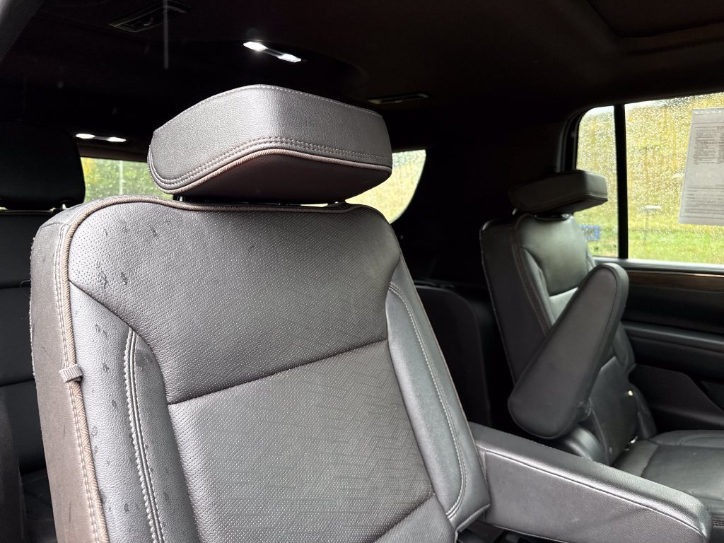 Used 2021 Chevrolet Suburban High Country w/ Premium Package 2 AWD/4WD image 24